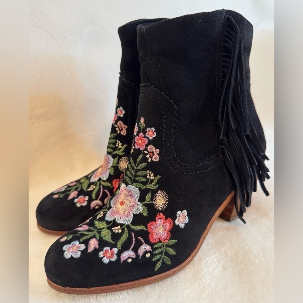 Sam Edelman Women’s Black Suede Floral Embroidered Fringe Booties Size 6.5 - Picture 3 of 9